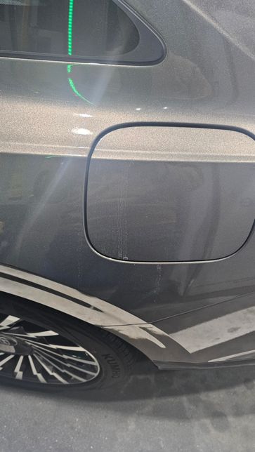 자동차 외관의 얼룩 제거법 알려주세요.의 0번 째 이미지