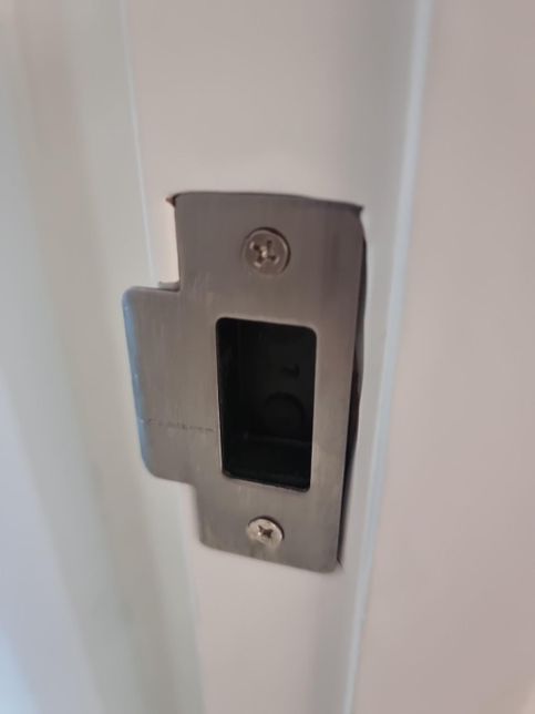 인테리어 공사 하자 문짝교체 잘문입니다.의 0번 째 이미지