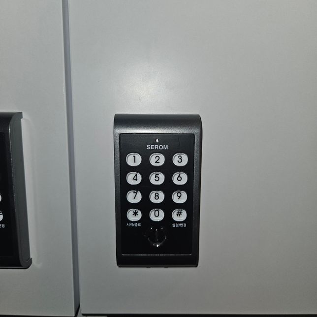 도어락 비밀번호 설정 안했는데 잠김.의 0번 째 이미지