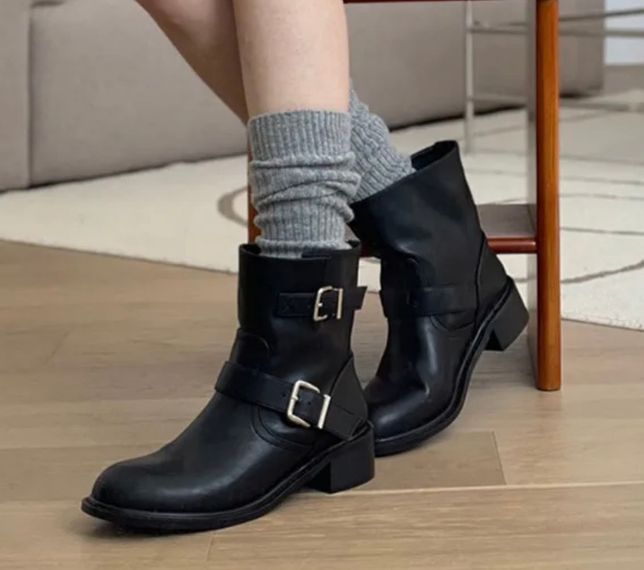 결혼식 하객 코디 쫌 봐주세요!!!!의 3번 째 이미지