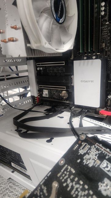 컴퓨터 고수님들 pcie 슬롯 문제입니다 ㅠ의 0번 째 이미지