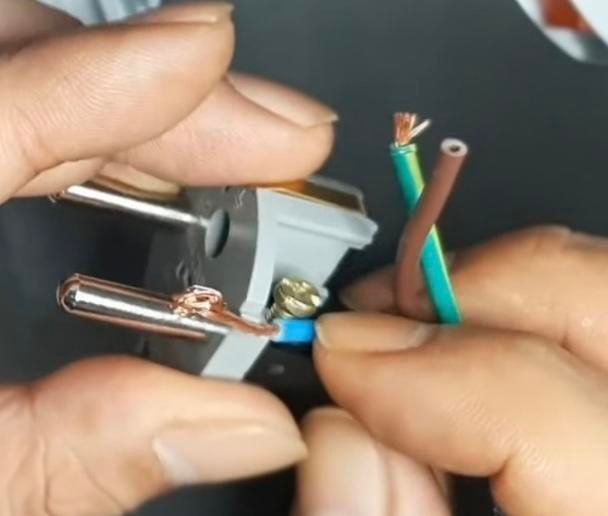 전원플러그 셀프교체시 방법 문의합니다.의 0번 째 이미지