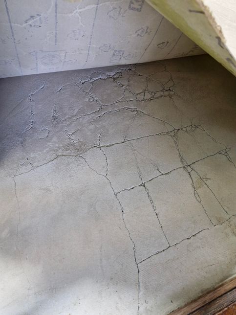 방 바닥 가운데는 쪼금 파인 느낌 나는데 공사 없이 할수 있으까요의 0번 째 이미지