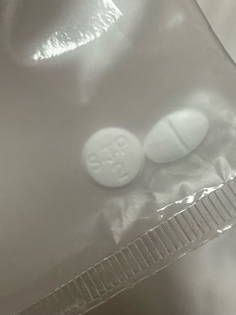 약 7개월전 제조된 약…..먹으면 안되겠죠ㅠ의 3번 째 이미지