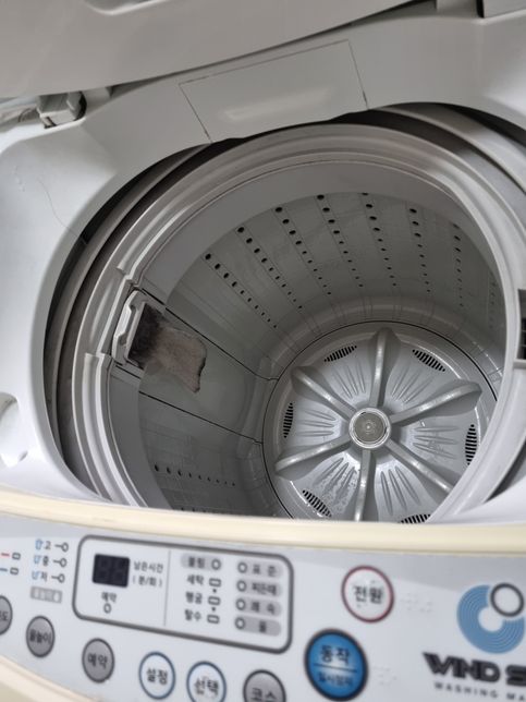 통돌이 세탁기 먼지 거름망 위치. 이게 맞나요?의 0번 째 이미지