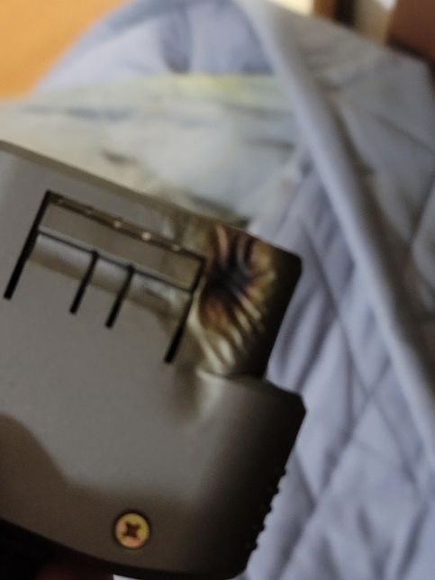 전기장판 연결부분이 이런데 이것만 교체하는 비용 아시는 분 있나요?의 0번 째 이미지