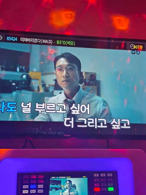 이거 영상인지 뮤비인지 찾아주세요.의 0번 째 이미지