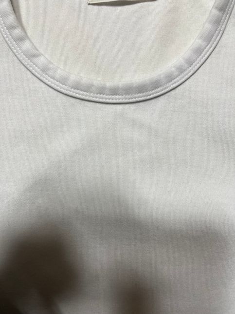 울퉁불퉁한 넥라인 해결방법이 있을까요?의 0번 째 이미지