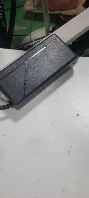전기자전거 충전하는데 아답터가 계속 빨간불.. ?의 0번 째 이미지