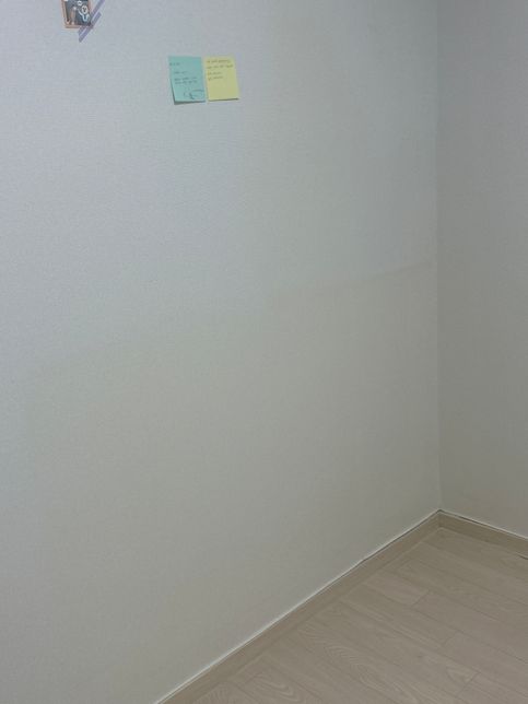 화장대 뺐더니 벽지변색 & 실리콘 마감 들뜸의 1번 째 이미지