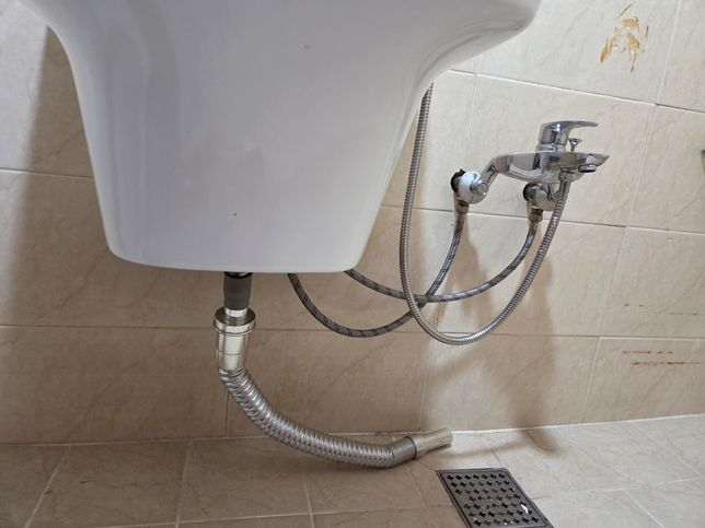 욕실을 깔끔하게 손보려면 어떻게 해야할지 도움 부탁드립니다.의 0번 째 이미지