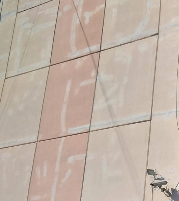 아파트 재도색전에 이렇게 칠하는 이유가 무엇 때문인지 궁금합니다.의 0번 째 이미지