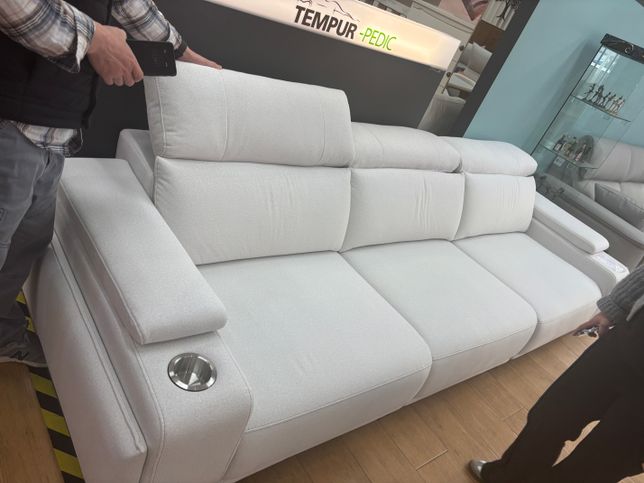 우연히 본 리클라이너쇼파인데 품명이 궁금해요의 0번 째 이미지