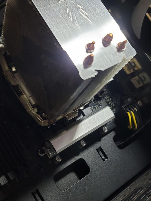 컴퓨터 socoool 쿨러 탈착 도움이 필요합니다.의 2번 째 이미지