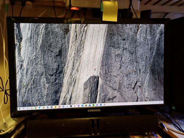 갑자기 PC모니터가 안켜집니다 이유랑 해결 방법이 뭔가요?의 1번 째 이미지