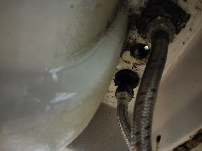 세면대 수전갈려는데 몽키스패너가 너무 커서 도저히 못돌리겠어요 이럴때는 스패너맞는걸로 하는게 맞나요의 0번 째 이미지