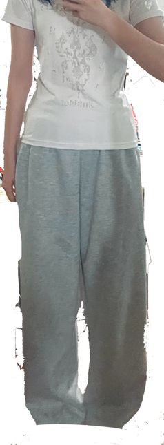 남사친 만나는데 이 둘중 옷 중에서 뭐가 더 낫나요?의 0번 째 이미지