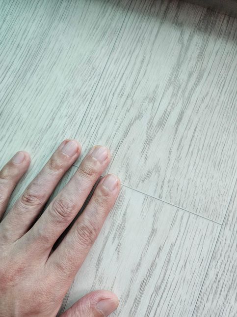 거실바닥이약간 울퉁불퉁 합니다,,,의 0번 째 이미지