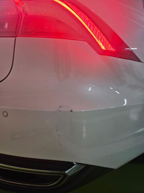 아파트 상가 주차장 벽 충돌사고입니다.의 1번 째 이미지