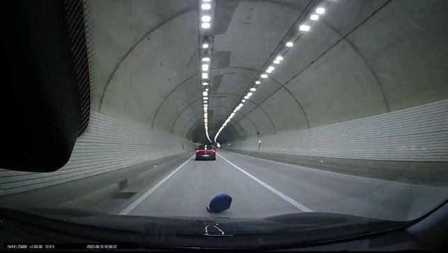 앞차량이 지나간 물건이 날아왔어요.의 0번 째 이미지