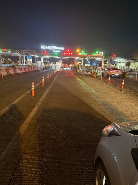 고속도로 톨게이트 앞 차로 폐쇄로 인한 후진 사고 과실 비율은??의 0번 째 이미지