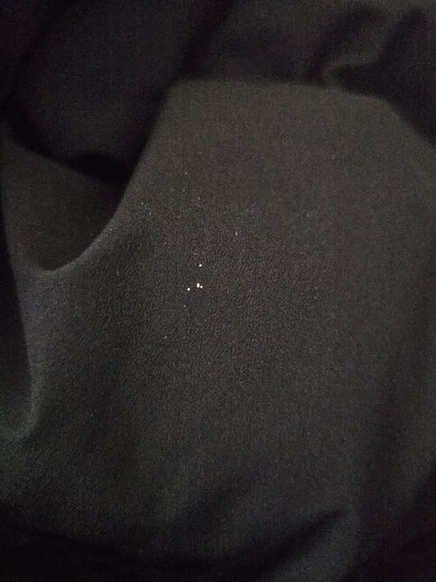 집에 이런거 생기는데 곰팡인가요??의 0번 째 이미지