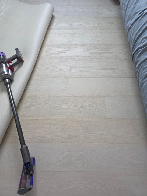 거실, 방바닥이 메트로 인해 이염된 경우의 0번 째 이미지