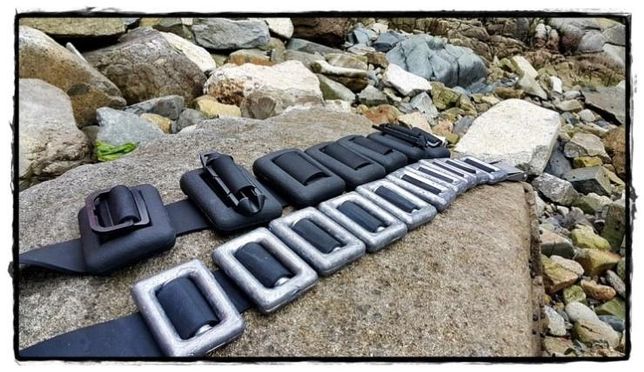 스킨스쿠버. 호수 바닥, 음성 부력, 납 무게.의 1번 째 이미지