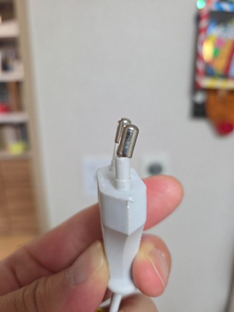 선풍기 전원플러그 돼지코 부분이 휘었을때 어떻게 하나요?의 0번 째 이미지