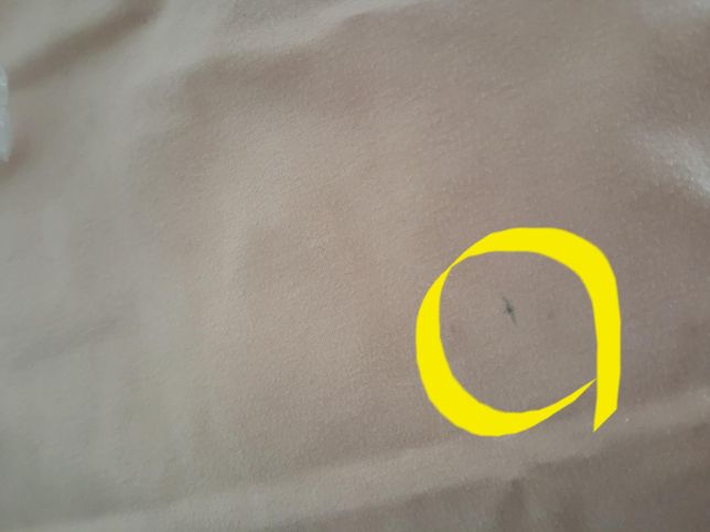 이불에 얼룩인가요 곰팡이 인가요?(사진 다시 찍어 재질문합니다)의 1번 째 이미지