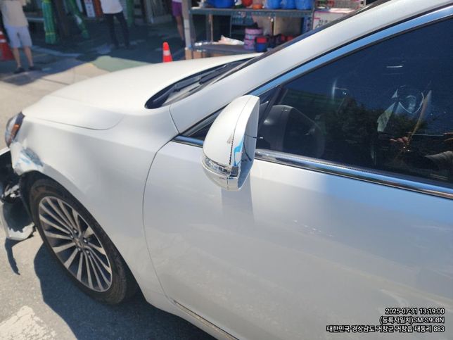 접촉사고 너무 억울해요 좀 봐주세오ㅡ의 0번 째 이미지