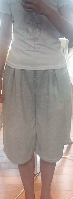 남사친 만나는데 이 둘중 옷 중에서 뭐가 더 낫나요?의 1번 째 이미지