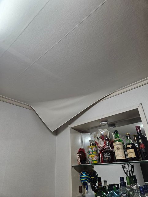 도배지 모퉁이가 떨어졌는데 간단히 보수할수 있는 방법이 있나요?의 1번 째 이미지