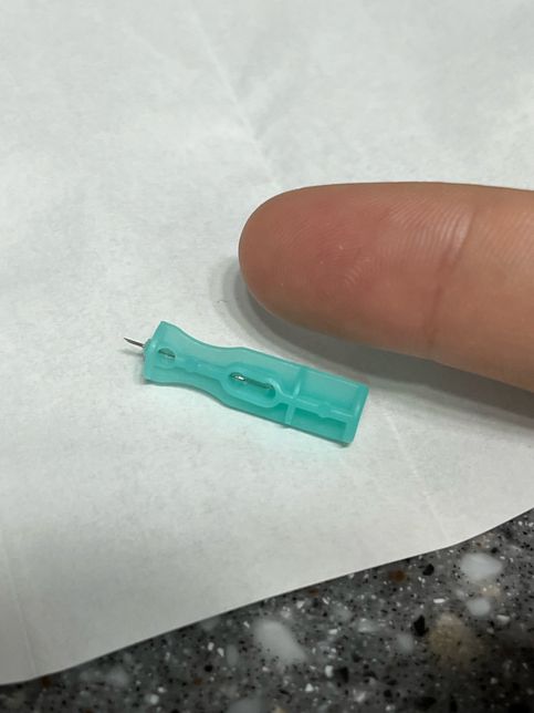 여행 가는데 캐리어에 바늘 같이 넣어서 수화물로 가져가도 되나요?의 0번 째 이미지