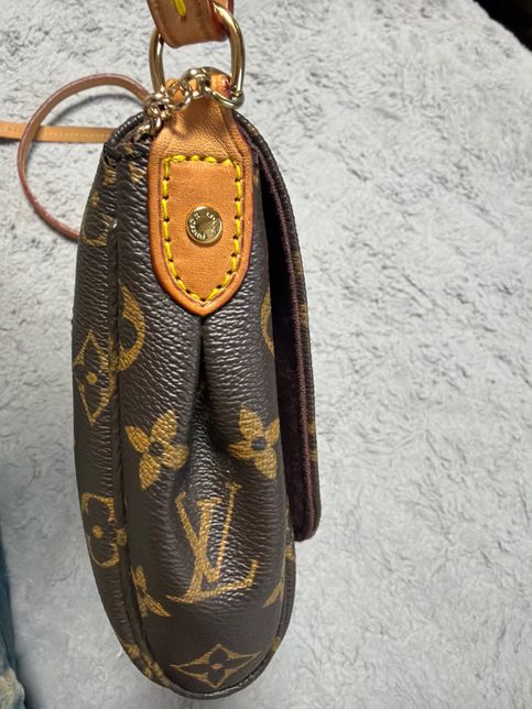 루이비통 가품인지 정품인지 궁듬해서 문의드입니다의 2번 째 이미지