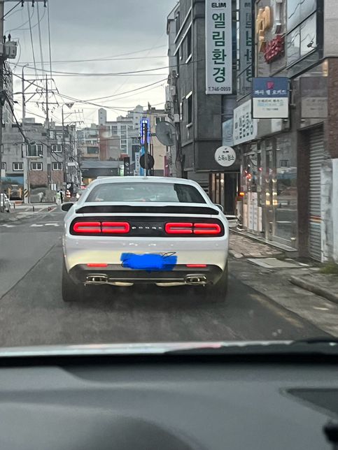 사진속의 차 이름이 뭔지 알려주세요!의 0번 째 이미지