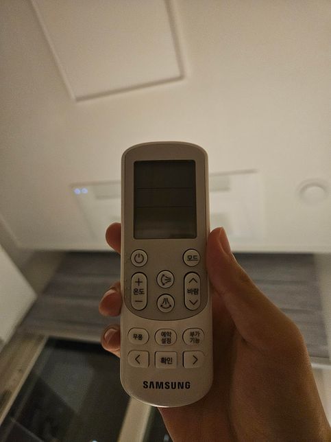삼성 에어컨 리모컨에 온도가 표시안돼요의 0번 째 이미지