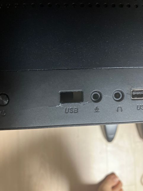 컴퓨터 본체에 usb 포트 빠져 부셔졌는데 이거 어떻게 해야해요?의 2번 째 이미지