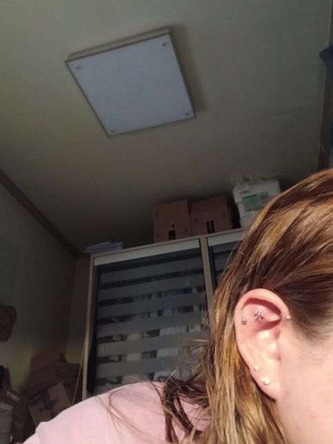 피어싱 관련하여 질문 부탁 드립니다~의 0번 째 이미지