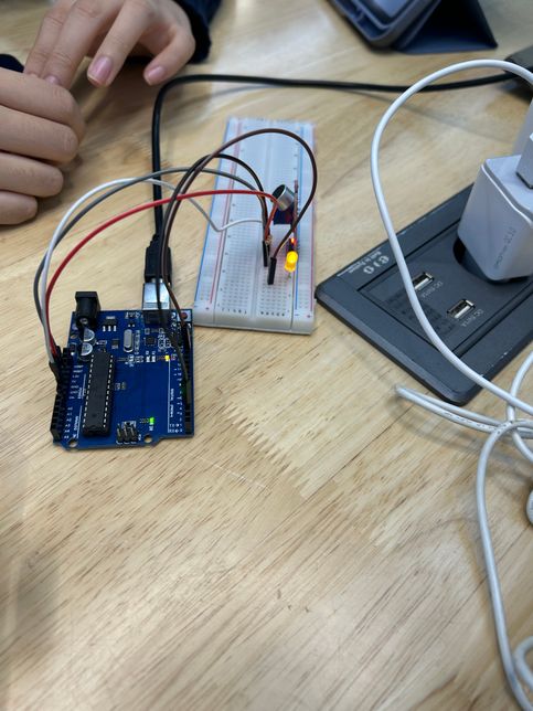 아두이노 전등 연결 이거 어떻게 해야하죠?의 1번 째 이미지