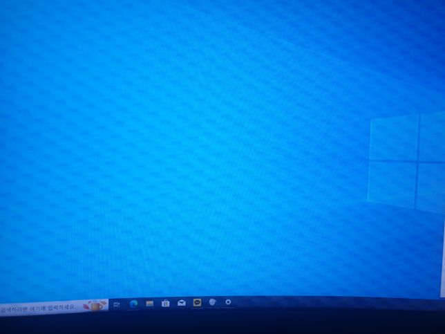 컴퓨터 화면 이상 현상 도와주세요~~의 1번 째 이미지
