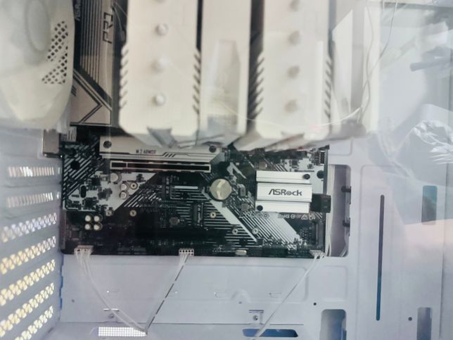 그래픽카드 어디에 장착해야 하나요?의 1번 째 이미지