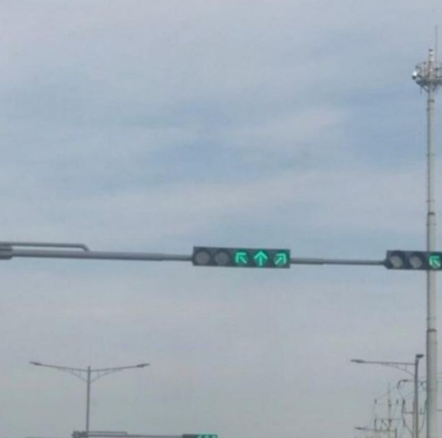 심각한 상황에 놓일 때 빨간불, 좋은 소식이 들어올 때 초록불이라고 부르는 이유의 1번 째 이미지