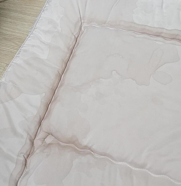 이불에 메실 주스 흘렸는데 얼룩 지울 수 있는 방법 없을까요??의 0번 째 이미지