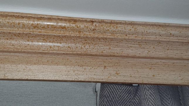 천정 몰딩의 누런 얼룩, 담뱃진일까요? 도배풀일까요?의 3번 째 이미지