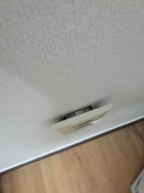 콘센트 들뜬곳에 코드꽂아도 되는지알고싶습니다의 0번 째 이미지