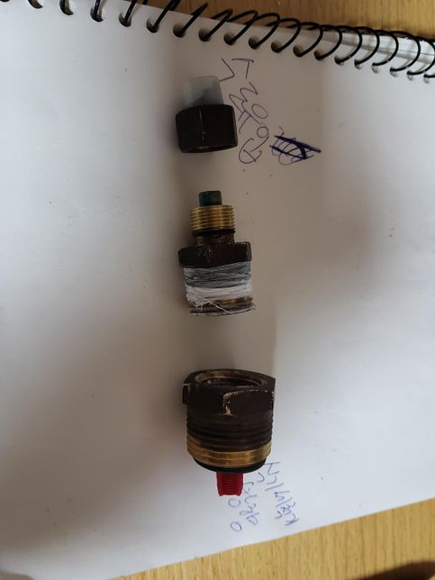 식기세척기 수도 유입부분 호수가 부러졌는데요 사진의 이걸 수도꼭지에 연결해야 하는데요 그냥 어떤호수로든 물만 들어가면 될까요의 0번 째 이미지