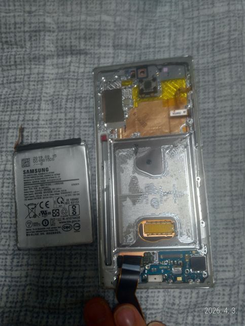 휴대폰 10배터리 분해 이정도면 기포가 조금 생성되서 부푼건가요?의 1번 째 이미지