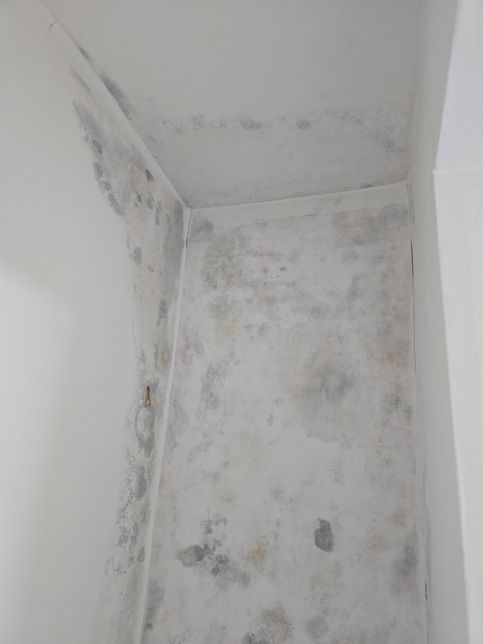 누수피해로 인한 벽지상태가 궁금합니다.의 3번 째 이미지
