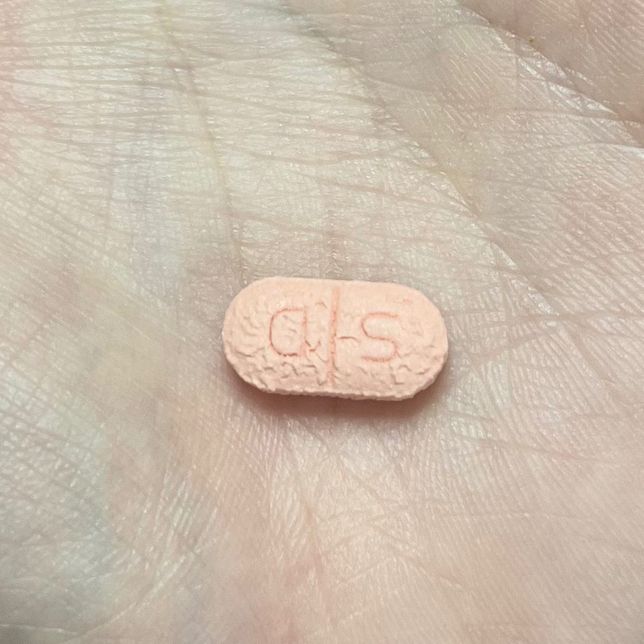 약이 이상하게? 생겼는데 먹어도 되는 건가욮의 0번 째 이미지